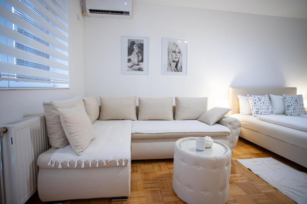 סומבור Apartman Elle מראה חיצוני תמונה