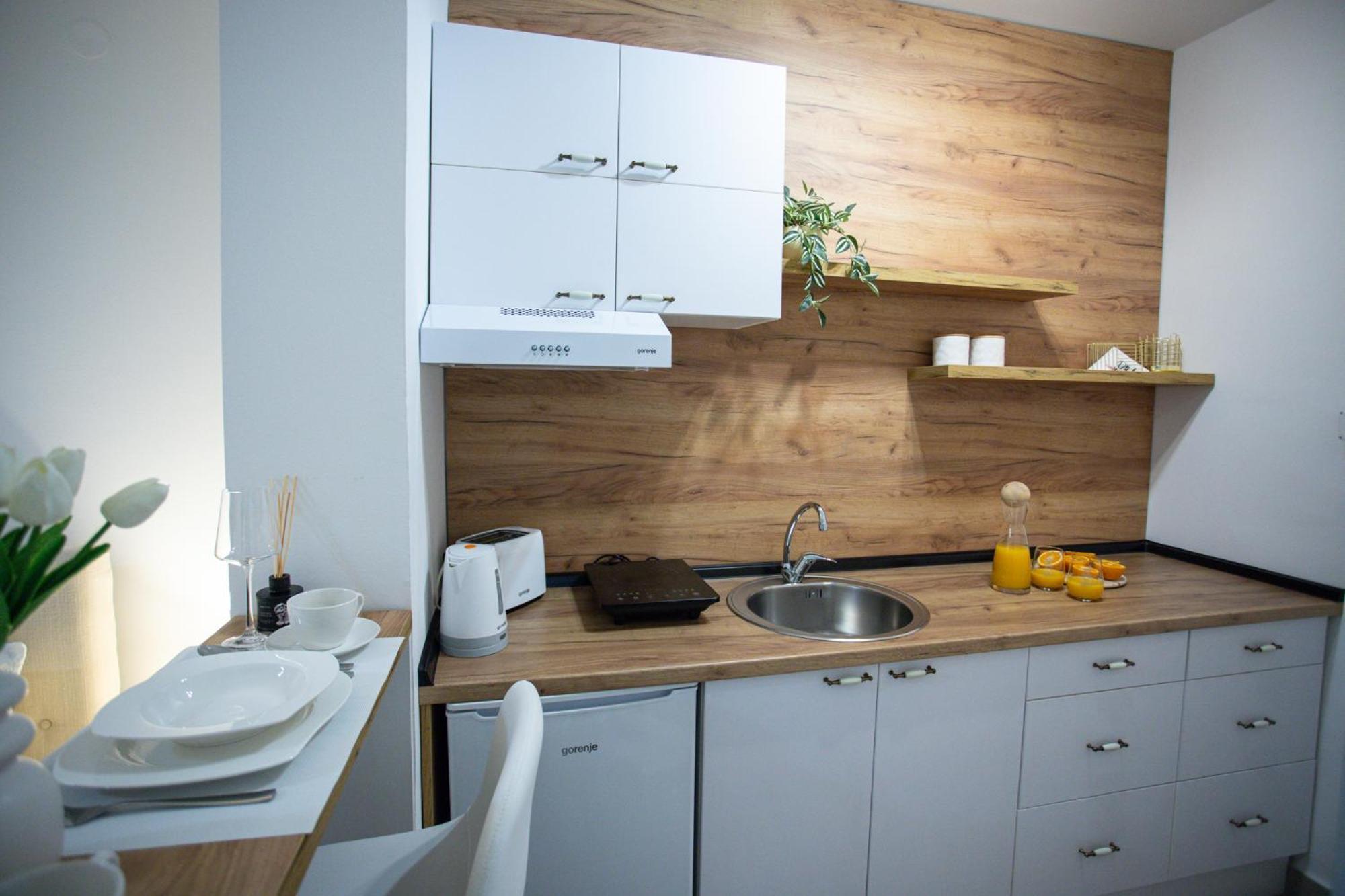 סומבור Apartman Elle מראה חיצוני תמונה