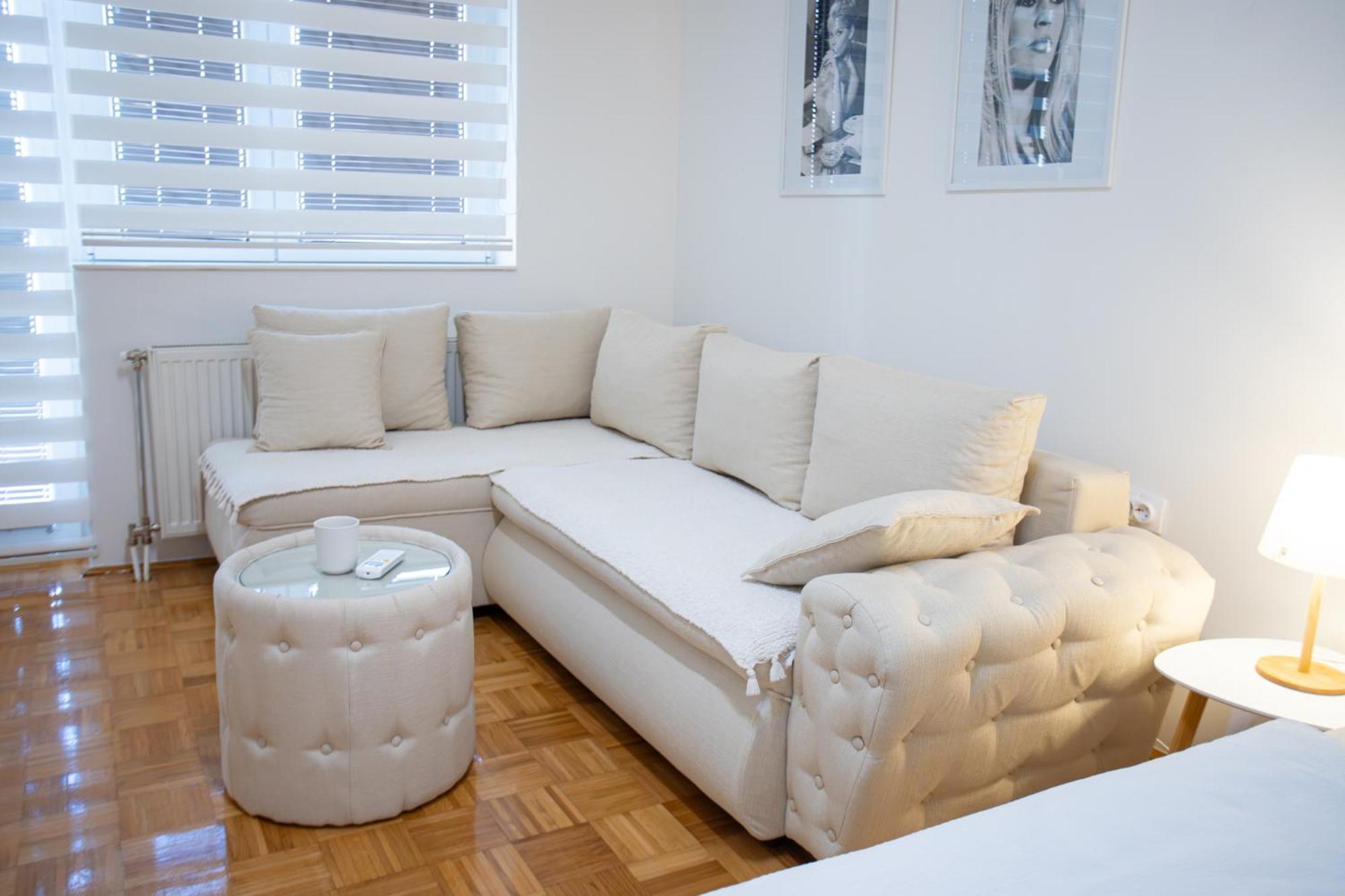 סומבור Apartman Elle מראה חיצוני תמונה